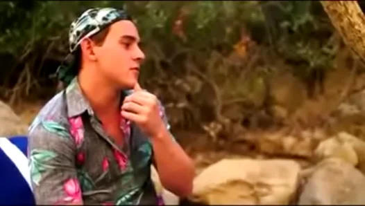 Sun-Kissed Twink Temptation: Bareback Beach Sex With a Sweaty, Muscular Top - TinyGays 18+