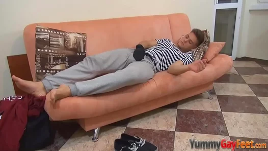 Foot-Fisted Orgasm: Hairy Studs Thick Load Splatters All Over His Soles