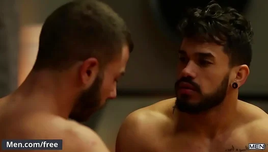 Ripped Hunks Arad, Michael Jackman Go Bareback in Intense Steamy Session – 18+