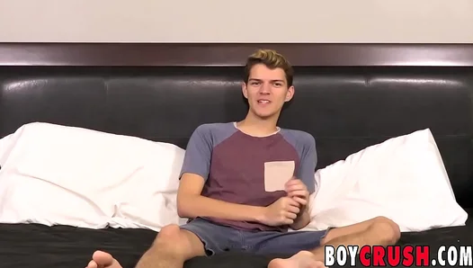 Max Roses Rock-Hard Erection Surprises Live Interview – Scorching Solo Throb