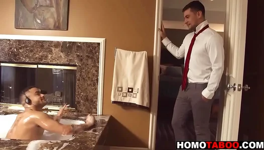 Stepbrothers : I Get Taken by Surprise in a Furious Fuck Session – GayPornHeat 18+