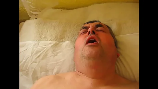 Hands-Free Bliss: A Solo Ride to Orgasmic Heights – 18+