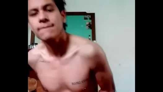Steamy Twink Threesome: Daniels Naked Body on Display for Hung Ringers