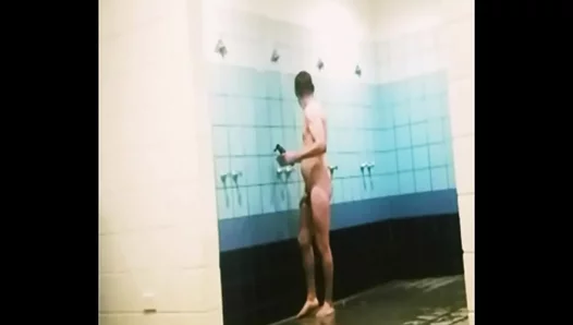 Aussie Boys Baring All: Sexy Amateurs Show Off Their Naked Flesh in Public Spots –