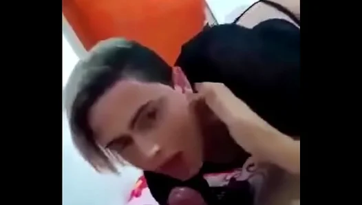 Seductive Oral Encounter: Flame Teases Two Fresh Faces with His Hung, Musky Cock – 18+