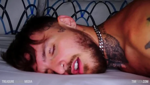 Ink-Covered Hunk Takes Face Fucking to the Limit – Brawny Beefcake Overpowers