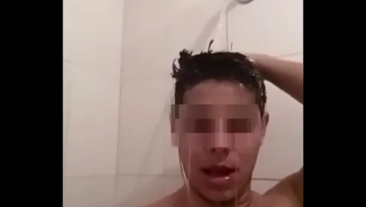 Steamy Shower Confessions Ignite Amateur Gay Passion – 18+