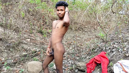 Dancing Desires Unleashed: Sizzling Young Men Seduce Under the Open Sky – TinyGays 18+