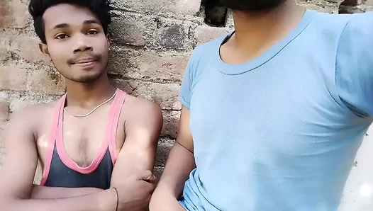Steamy Home Affair: Indian Lovers Engage in Intense Gay Threeway – Hindi Gay XXX