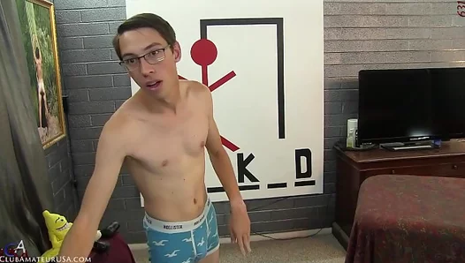 Grahams Taut Boyhole Spreads Wider Than Ever for Ultimate Thrills – GayPornX 18+