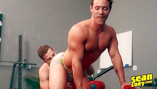 Massive Muscles Clash in SeanCody Session: Robbie Kyle Goes Hard