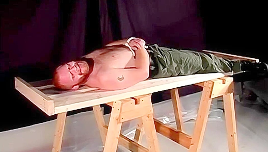 Shaved Heads, Rough Play: Amateurs Embrace Intense Head Jobs in Kinky Gay Sessions –