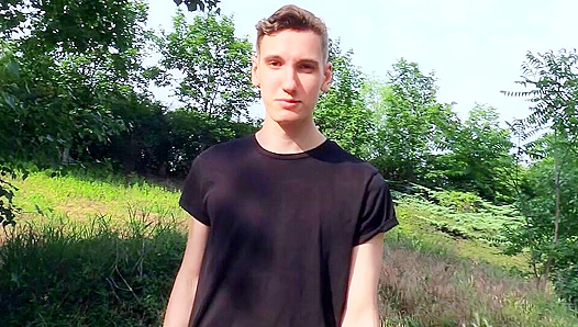 Czech Hunter: Scorching Summer Hookup – Hung Stud Dominates Under the Sweltering Sun