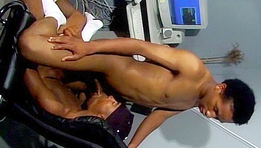 Intense Interracial Threeway: Amateur Buddies Share Passionate Kisses Thrust Deep Inside