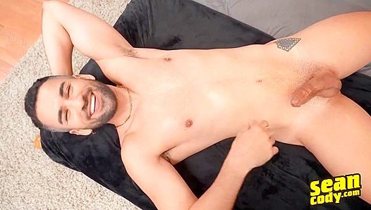 Thick, Hard Thighed Muscle Stud Showcases Huge Shaft on Live Cam – Sean Cody 18+