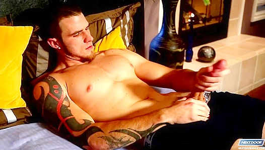 Neighborly Eye Candy: Flexx Boola Spreads Legs for a Thick Dick Tease