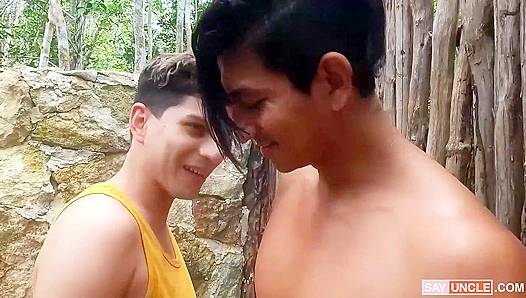 Sweaty Rendezvous in Cancun: Kinky Threesome with Two Massive Latin Lovers – TinyGays 18+
