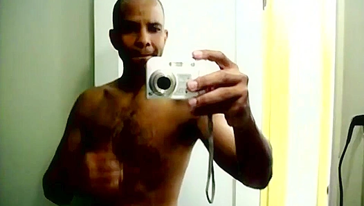 Craving Malcolms Brawny Thighs: Fulfilling Hot Gay Muscled Fantasies – BuffyGuyFantasy