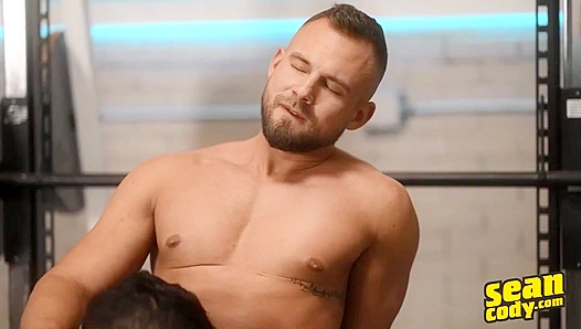 Steamy Sweat-Slick Rendezvous: Chiseled Beefcakes Thrill in Sweaty Gym Three-Way –