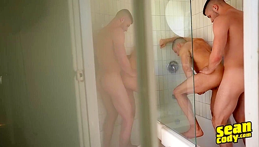Sun-Kissed Anal Play: Sean Codys Steamy Rimming Session Under Palm Springs Blazing Rays
