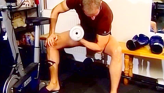 Sweaty Muscle Worship: Intense Gym Lust Ignites between Ripped Fitness Enthusiasts –