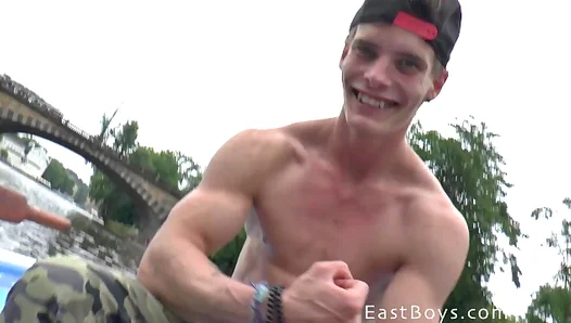 Blowjob Beneath Pragues Moonlit Sky – Steamy Gay Encounter 18+