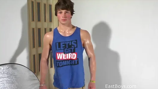 Young Muscle Stud Unleashes Ripped Physique for Throbbing Dicks – Pure Gay Fantasy Flesh