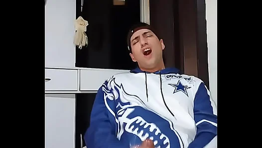 Unleashing Raw Lust: Mans Aching Cock Thrusts to Ecstasy During Intense Solo Fap –