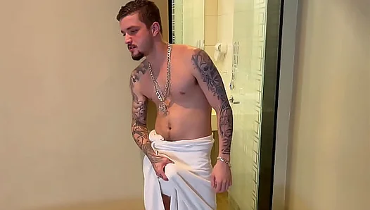 Rousing Morning Lust: Straight Guys Awakening to My Rigid Shaft – First-Time Encounter