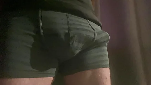 UK Beefcake Showcases His Thick, Veiny Dick With Confidence – Raw Gay Sex Scenes