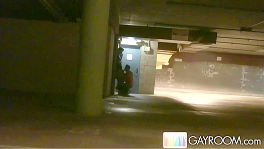 Steamy Public Makeout Leads to Wild Throatfuck Showdown – GayRoom 18+