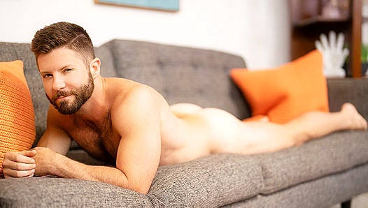 Bearded Stud Holden Unleashes His Massive Cock – SeanCodyXclusive