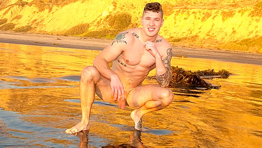 Tattooed Stud Unleashes Raw Power on Sofa in Intense Solo Session – SeanCody Exclusiv