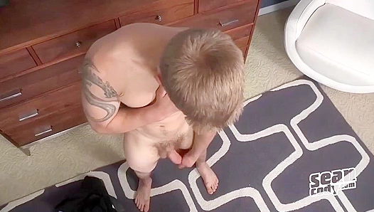 Ripped Beefcake Caleb Fucks Himself Stiff – SeanCodyX Solo Thrill