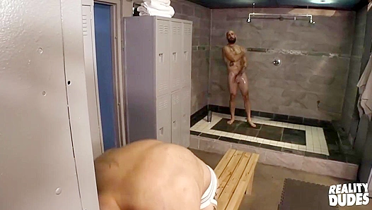 Steamy Locker Room Thrusts: Dustin Steele Julian Knowles Pound Away – RealityDudes