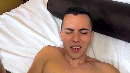 Pauls Charms Ensnare Innocent David in Scorching Gay Affair – Steamy Forbidden Encounter