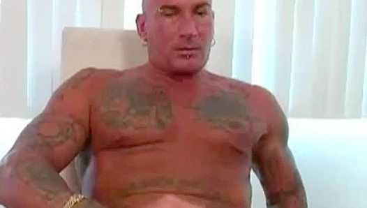 Oiled-Up Muscle Hunk Showcases Thick Cock for Mature Admirers – Sizzling Gay Sex Scenes