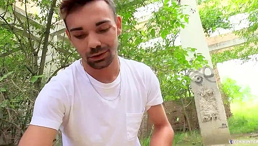 Craving Thick Dark Meat: Hung Bottom Spreads Wide for Huge Cock Thrusts – XXXGay