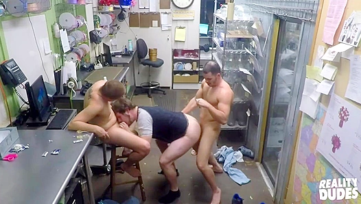 Brent Brogan Ignite Passion Amongst Petals - Steamy 3-Way Reality at Dudes 18+