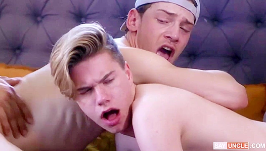 Four Hands, Four Hard Cocks: Twinks Go Crazy in Steamy Multi-Guy Session – TinyGays