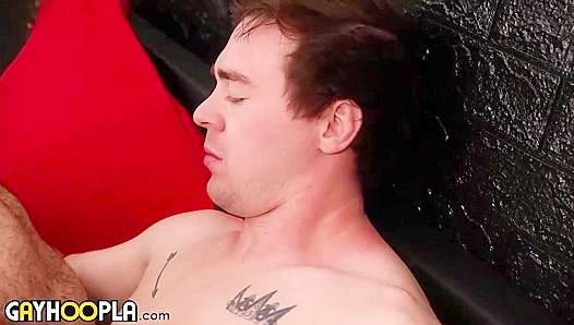 Isaac Haunches Back for a Deeper Ride as Mason Skyys Hung Cock Fills Him Up Bareback –