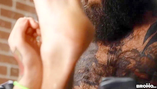 Inked Passion Ignites: Tattooed Hunk Markus Kages Sultry Session with Lev Ivankov –