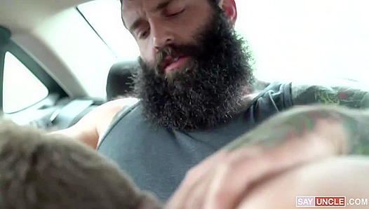Steamy Car Tryst: Markus Kage Brent North Lose Control in Lewd Threesome – GayPornHeat 18+