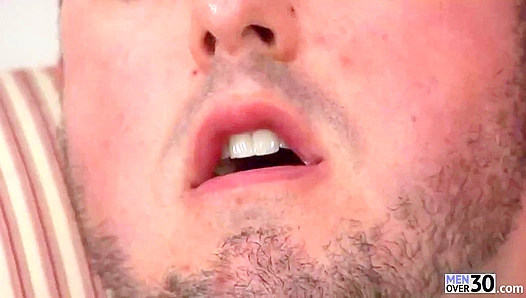 Beefcake Ronnie Unleashes His Raw Urges in a Steamy 30+ Solo Thrill
