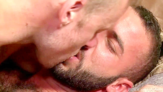 Steamy Kilted Thigh-Rider Hoytt Walker Gets Seduced by Fernando Del Rio – Intimate