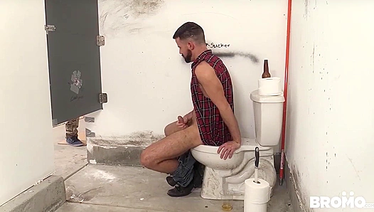 Jaxton Wheeler Brandon Evans Get Wet Wild in Sizzling Shower Brawl – BromoUS