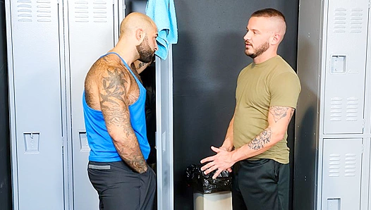 Seans Hung Beef Holes Ravaged Hard by Atlas Grant - Raw Fucking Frenzy